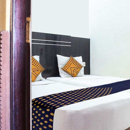 Spot On 3605 Clarichie Guest House Kupang  Buitenkant foto