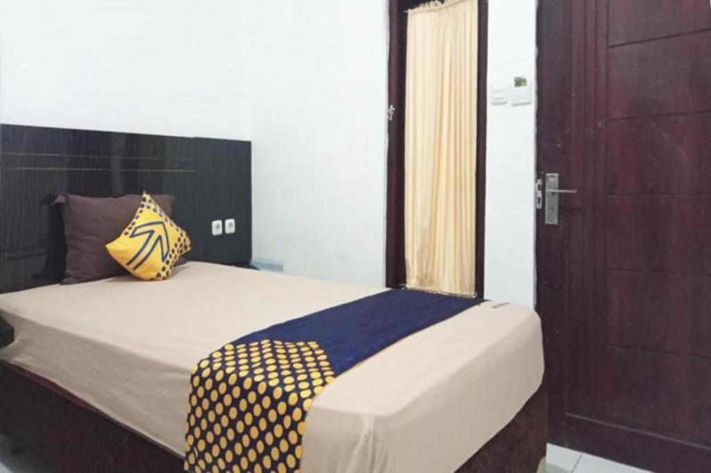 Spot On 3605 Clarichie Guest House Kupang  Buitenkant foto
