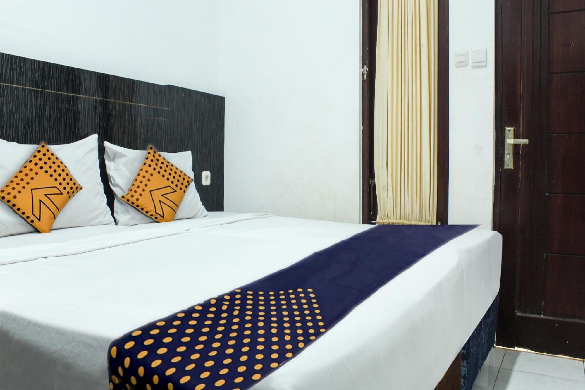 Spot On 3605 Clarichie Guest House Kupang  Buitenkant foto