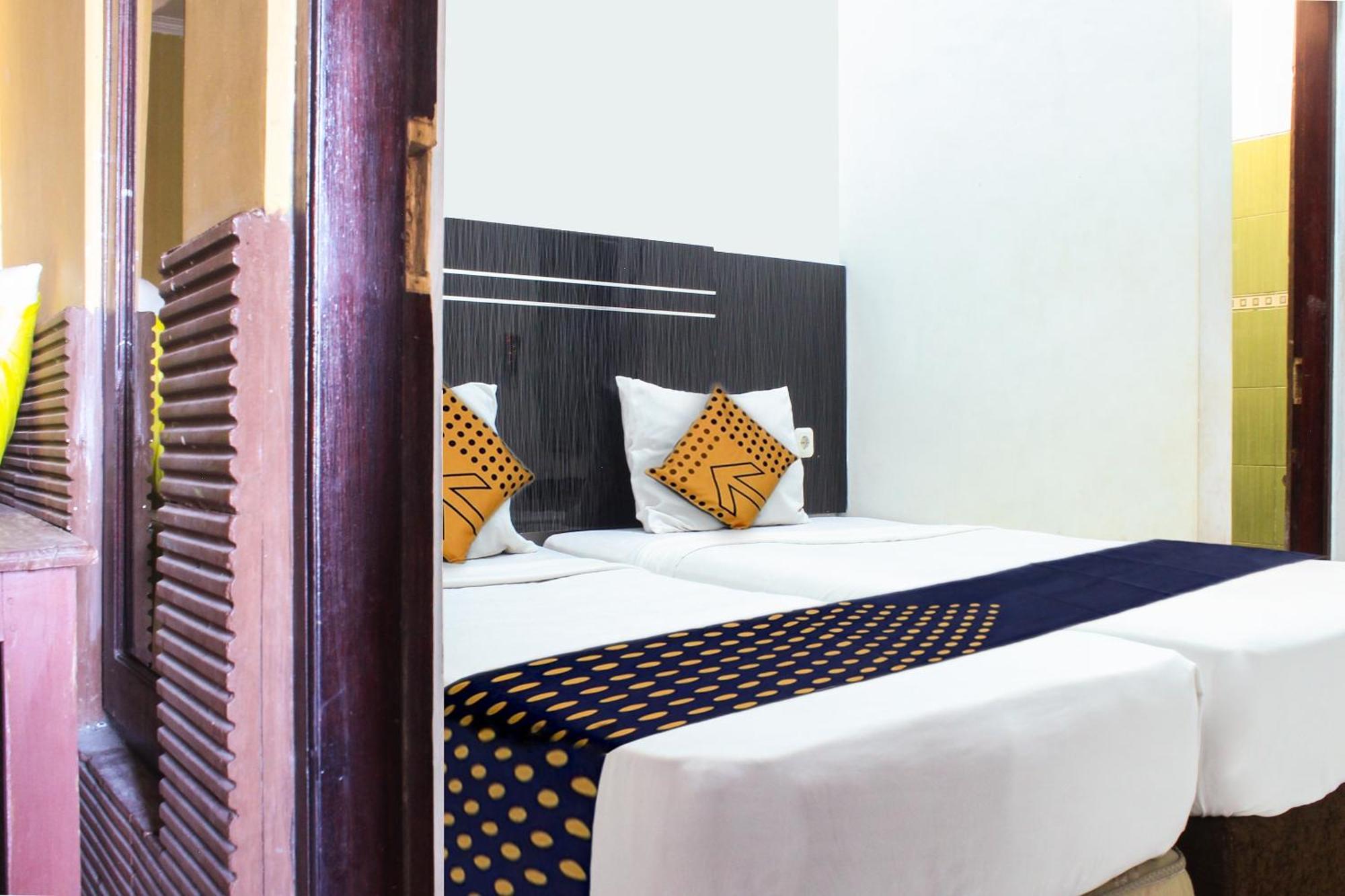 Spot On 3605 Clarichie Guest House Kupang  Buitenkant foto